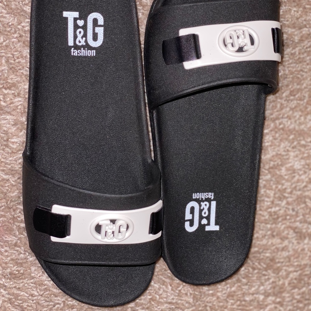 Shoes - Picture 3 of 4